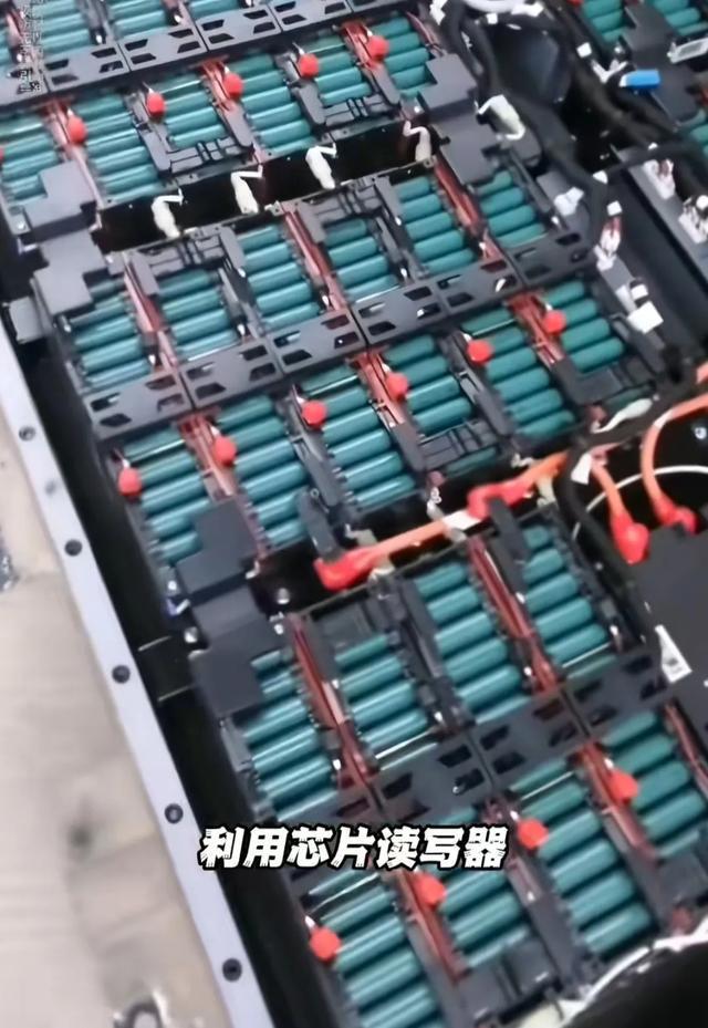 车电池两名维修工被判六个月车企：只能返厂修ayx爱游戏体育网页版入口私自维修新能源(图2)