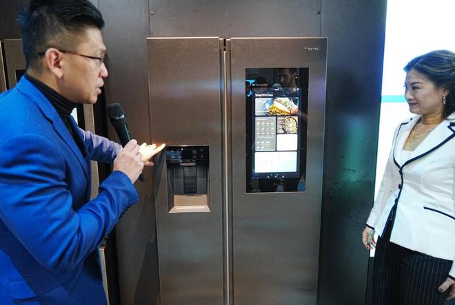 CES2025引领智能家居新潮流爱游戏体育海信大屏冰箱780闪耀(图3)